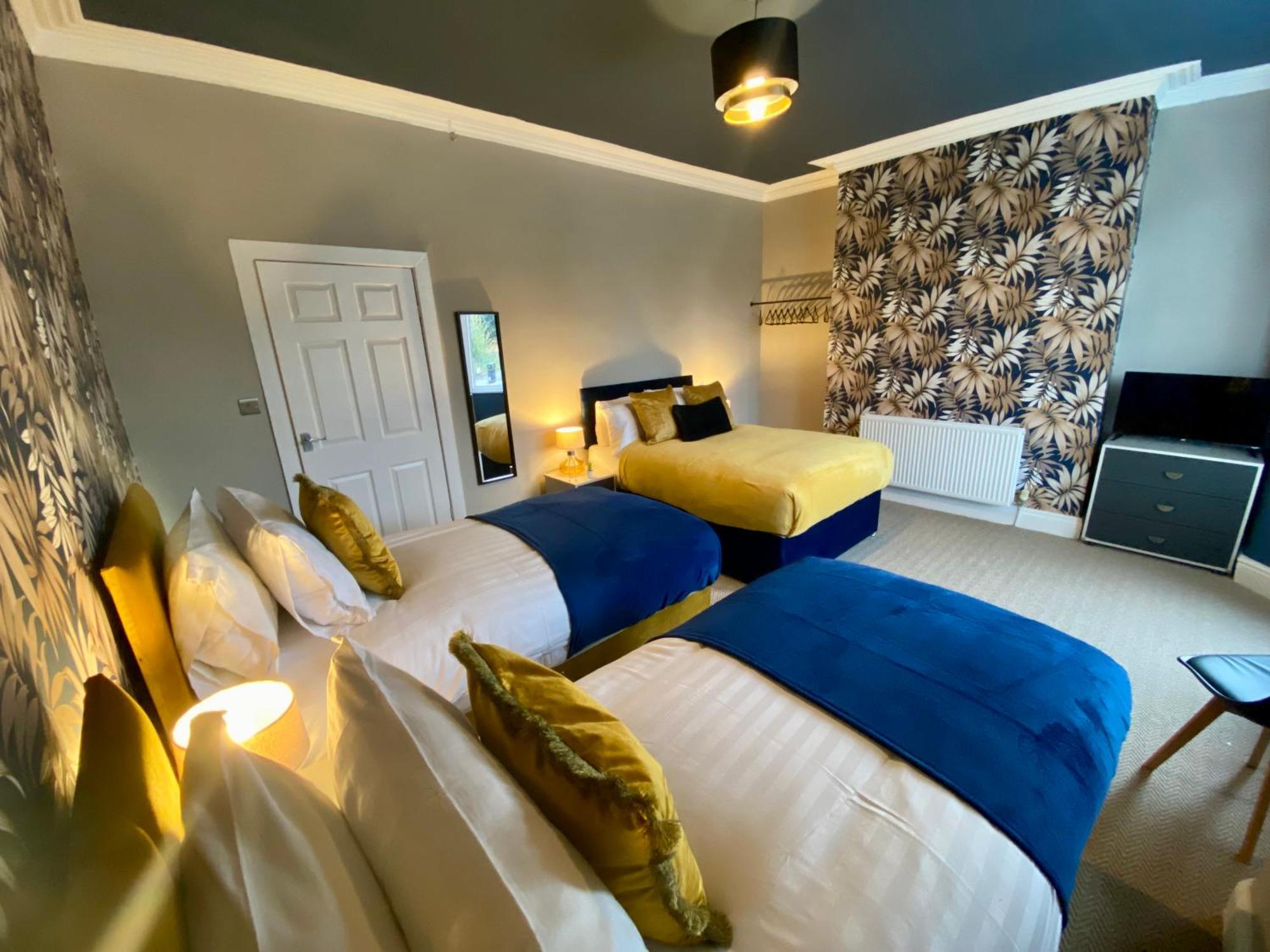 Entire Modern House Liverpool, 6 Bedrooms Экстерьер фото