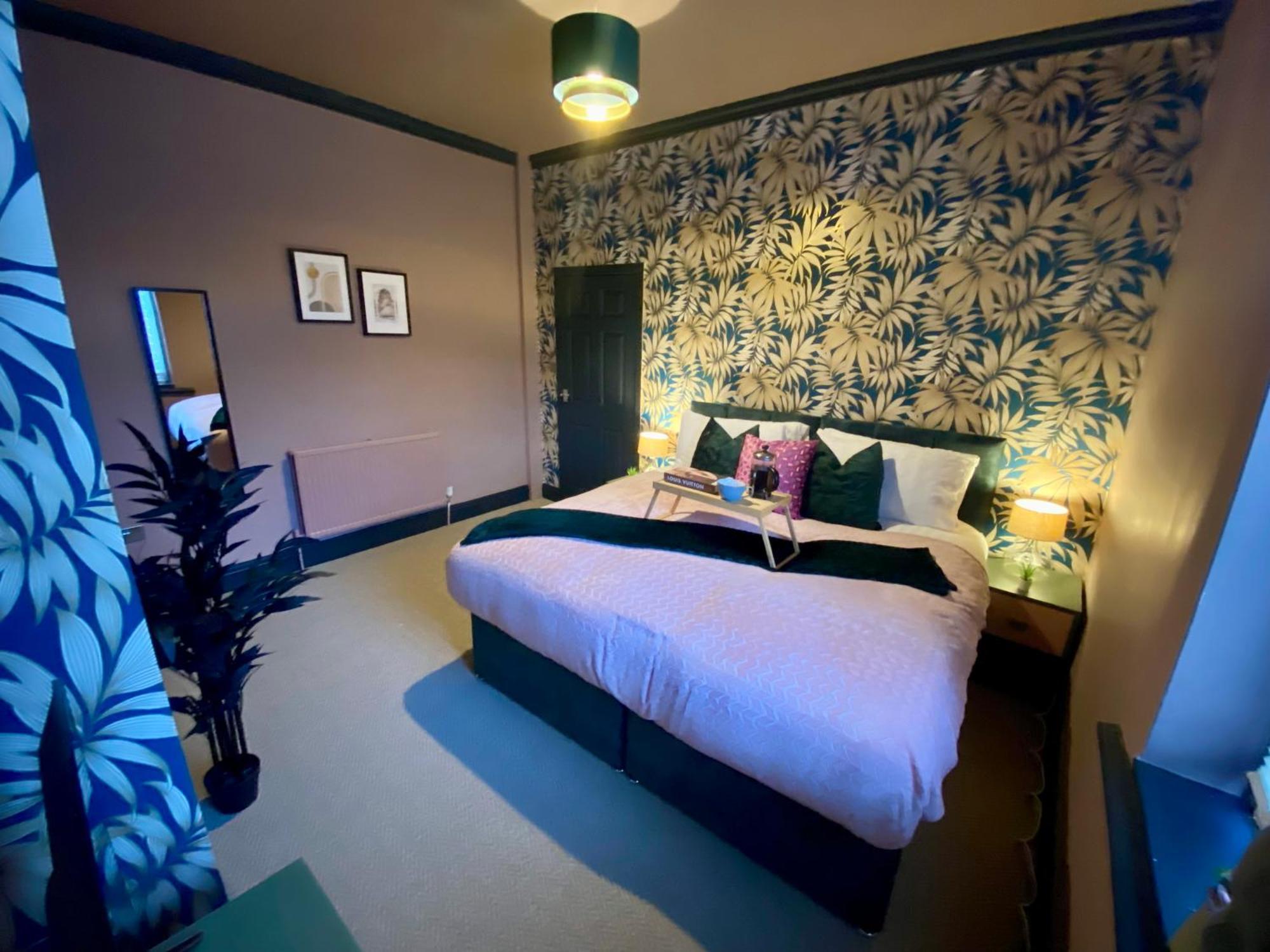 Entire Modern House Liverpool, 6 Bedrooms Экстерьер фото