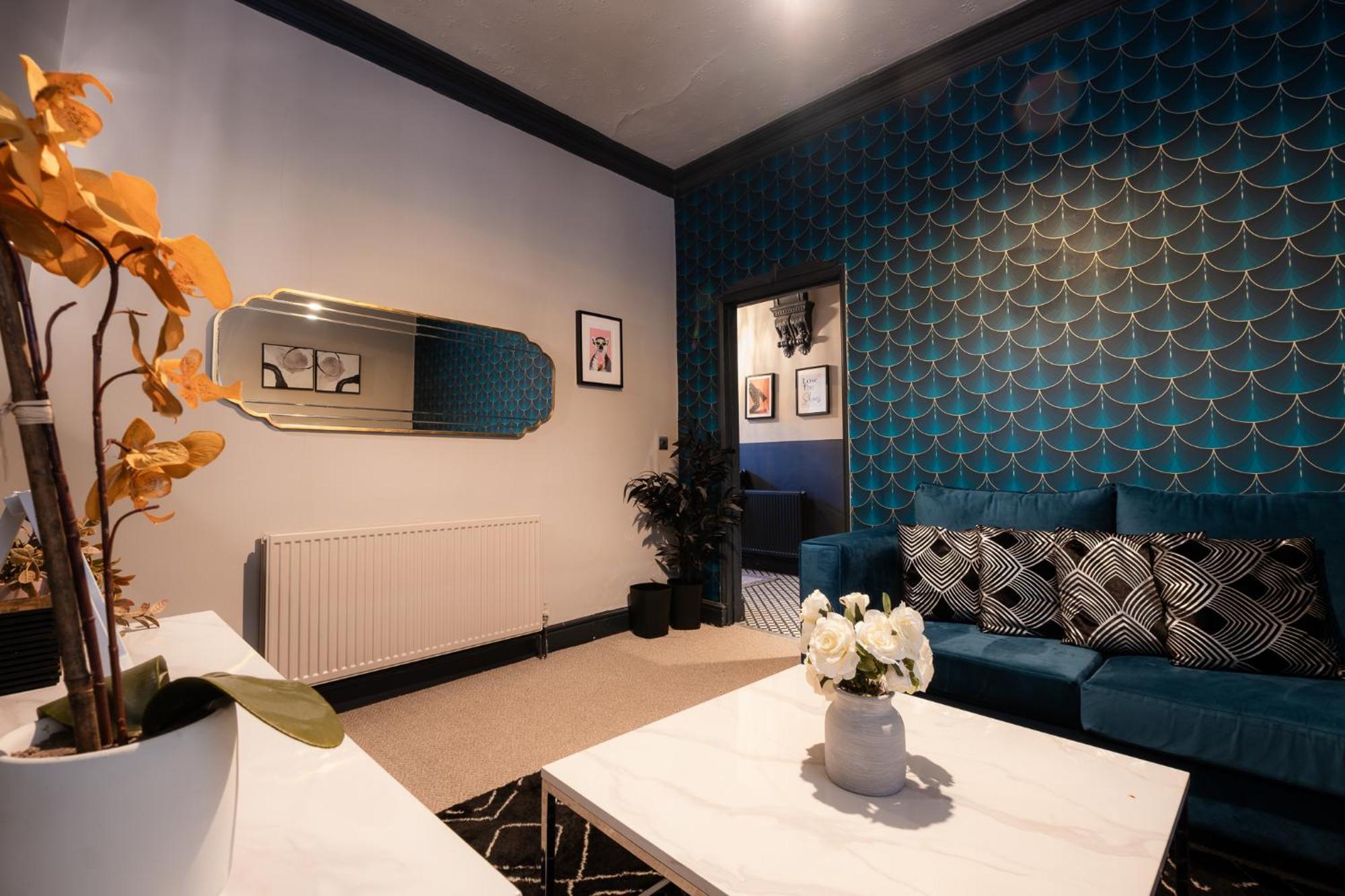 Entire Modern House Liverpool, 6 Bedrooms Экстерьер фото