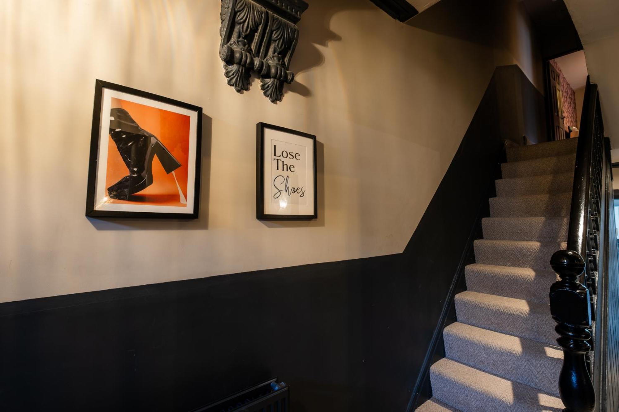 Entire Modern House Liverpool, 6 Bedrooms Экстерьер фото
