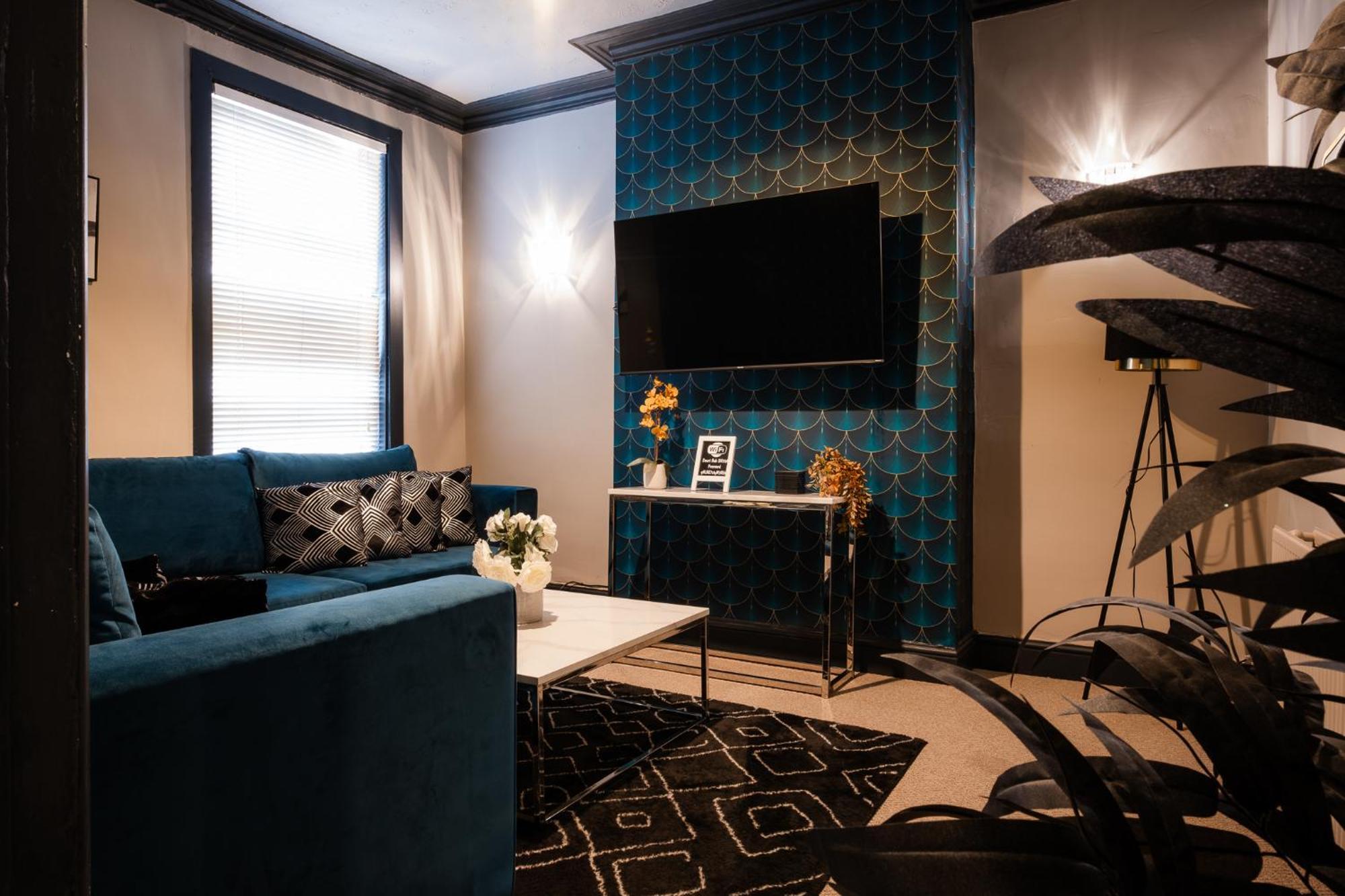 Entire Modern House Liverpool, 6 Bedrooms Экстерьер фото