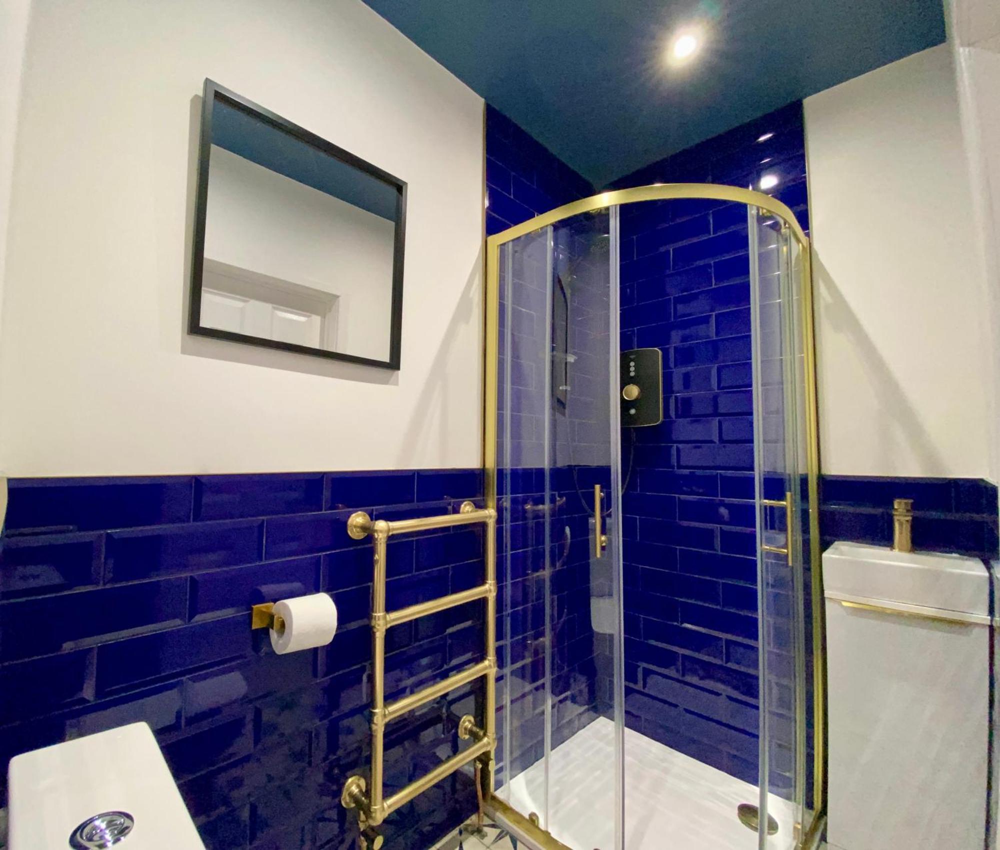 Entire Modern House Liverpool, 6 Bedrooms Экстерьер фото